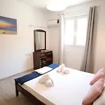 Cozy In City's Suburbs * Лефкада