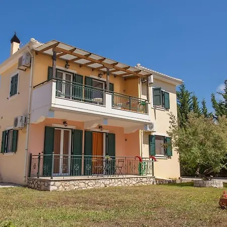 Cozy In City's Suburbs * Lefkáda