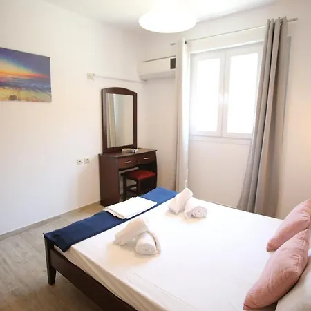 Cozy In City's Suburbs * Lefkáda