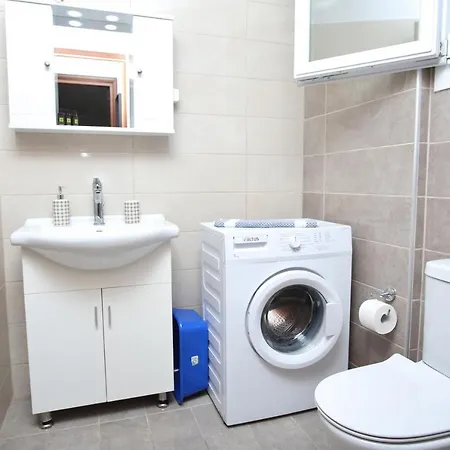 Cozy In City's Suburbs * Lefkáda