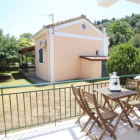 Cozy In City's Suburbs *