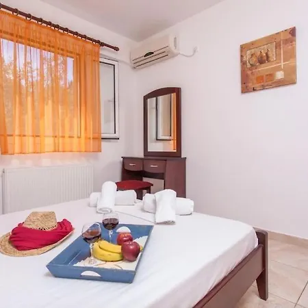 Cozy In City's Suburbs Apartmán Lefkáda