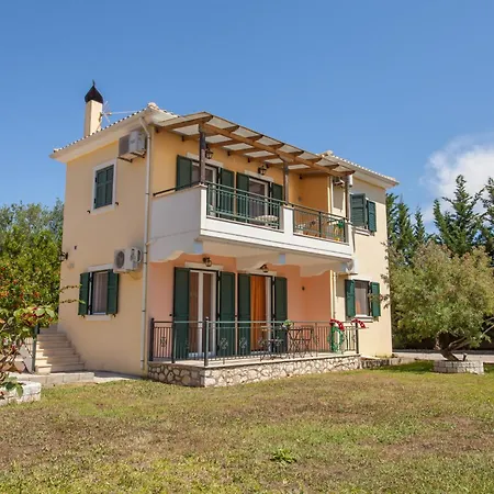 Cozy In City's Suburbs Apartament *