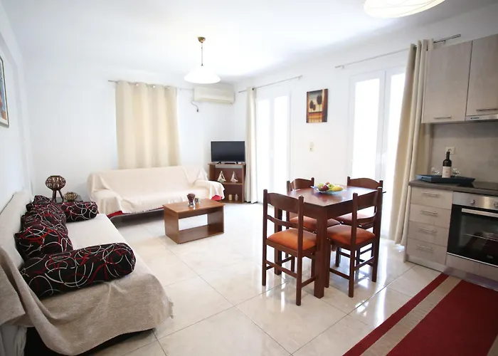 Cozy In City's Suburbs *